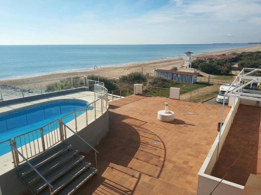 Islantilla Primera Linea De Playa, Piscina, Parking Exterior photo