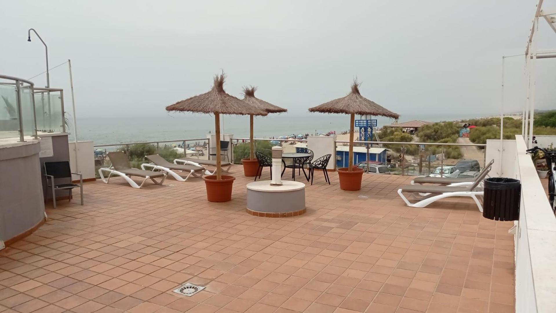 Islantilla Primera Linea De Playa, Piscina, Parking Exterior photo